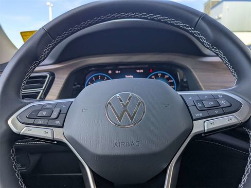 New 2026 Volkswagen Atlas SE image 32