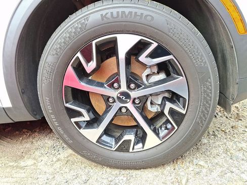 Certified 2023 Kia Sportage EX image 6