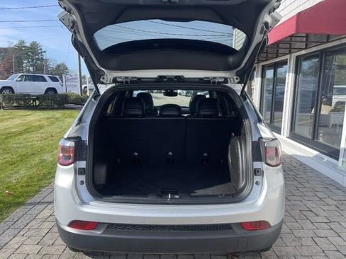 Used 2025 Jeep Compass Limited w/ Sun & Sound Group image 18