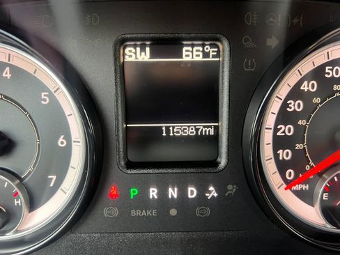 Used 2019 RAM 1500 Express w/ Express Value Package AWD/4WD image 15