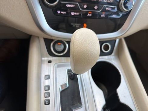 Used 2015 Nissan Murano S FWD image 18
