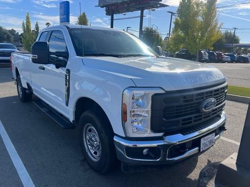 Used 2026 Ford F250 XL w/ 360-Degree Camera Package RWD image 4