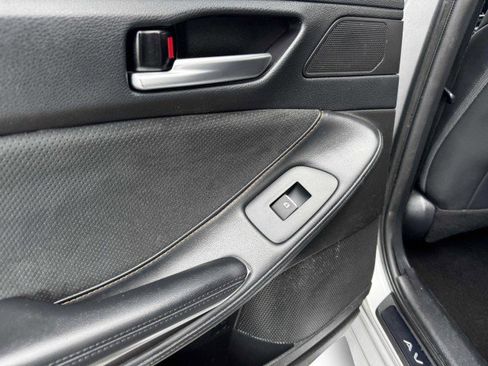 Used 2019 Toyota Avalon XSE image 39