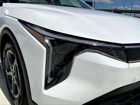 Certified 2025 Kia K4 LXS image 26