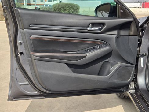 Used 2020 Nissan Altima 2.5 SR image 11