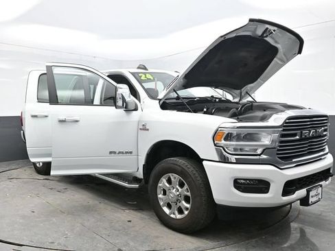 Used 2024 RAM 2500 Laramie AWD/4WD image 40