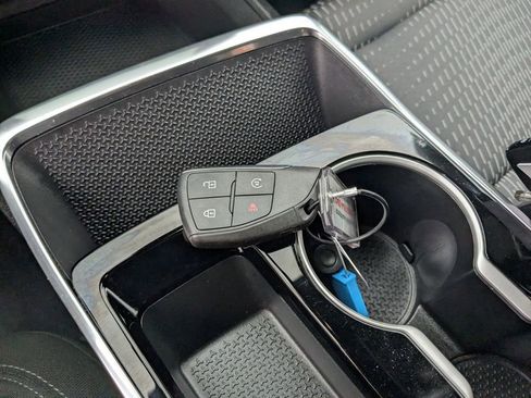 Used 2025 Chevrolet Equinox LT image 30