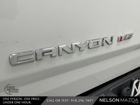 Used 2018 GMC Canyon SLE w/ SLE Convenience Package image 17