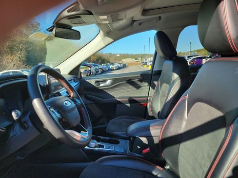 Used 2022 Ford Escape SEL w/ SEL Stealth AWD Package image 11