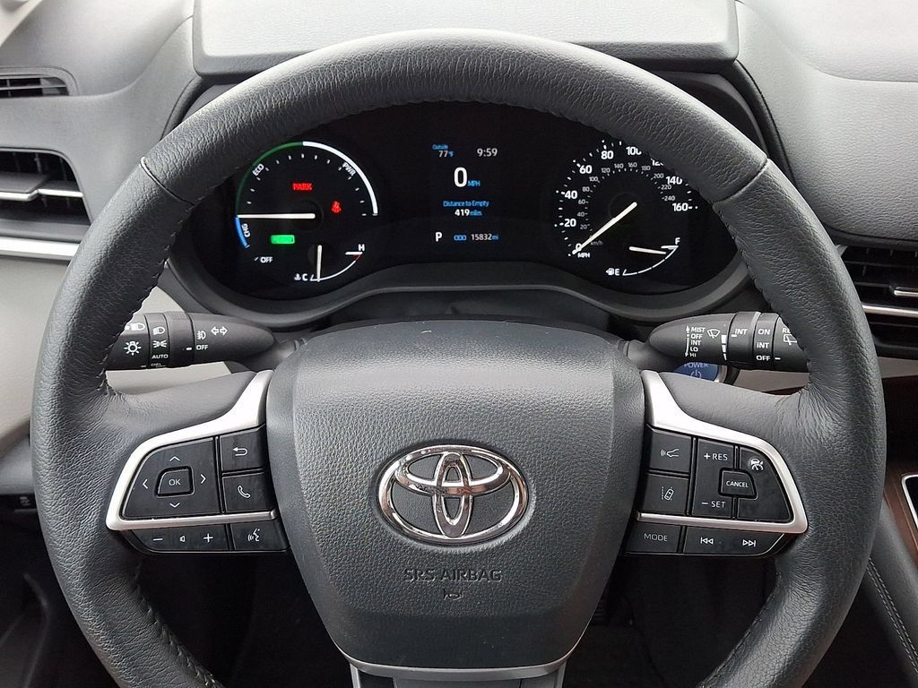 Used 2024 Toyota Sienna XLE w/ XLE Plus Package AWD/4WD image 21