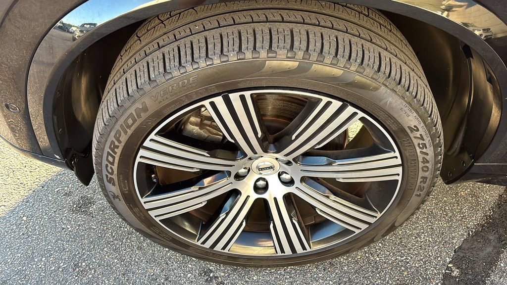 Certified 2023 Volvo XC90 T8 Plus w/ Protection Package Premier AWD/4WD image 33