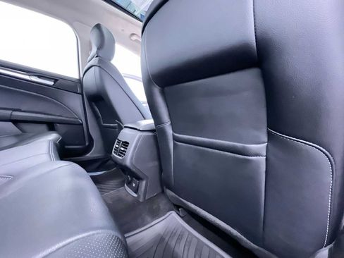 Used 2018 Ford Fusion Titanium FWD image 41
