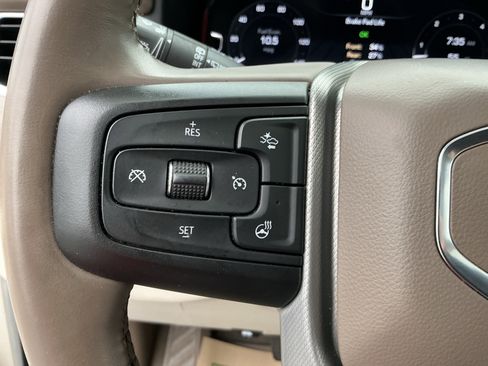 Used 2023 GMC Yukon Denali AWD/4WD image 12