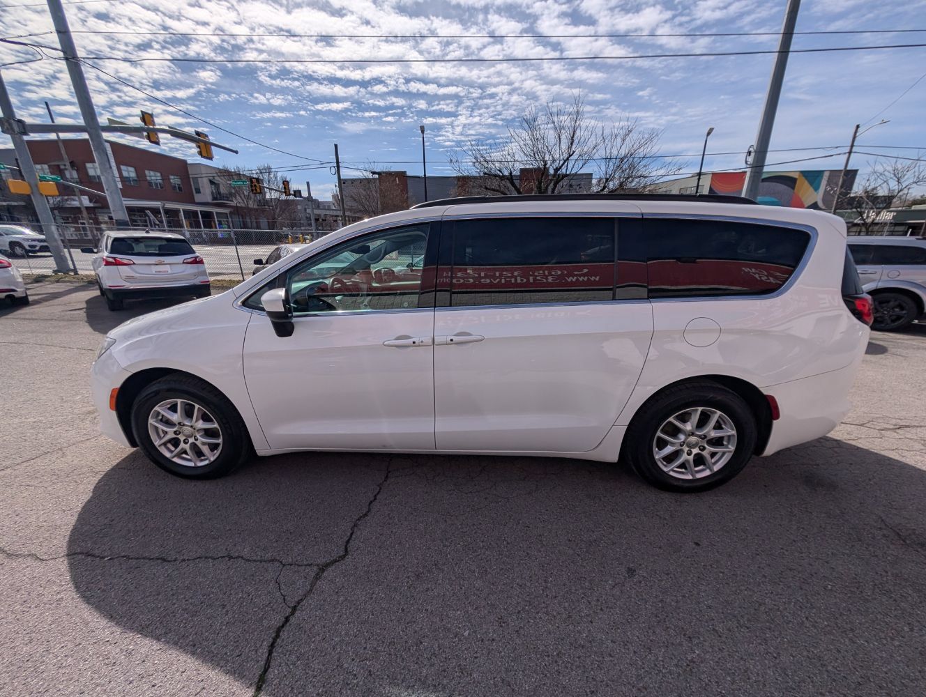 Used 2020 Chrysler Voyager Lxi FWD image 9