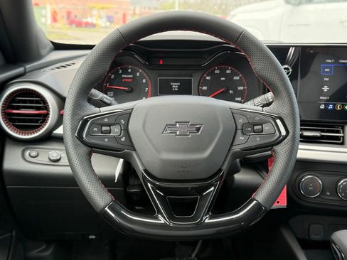 New 2026 Chevrolet Trax RS w/ Sunroof Package FWD image 18