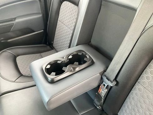 Used 2018 Chevrolet Colorado Z71 AWD/4WD image 26
