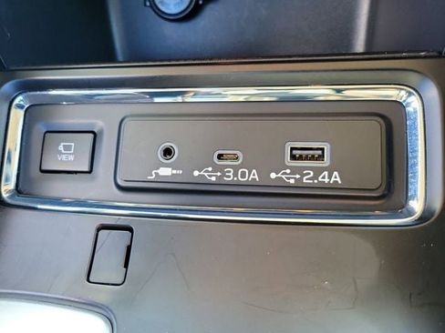 Used 2024 Subaru Ascent Limited w/ Technology Package image 31