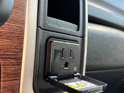 Used 2017 RAM 1500 Laramie w/ Convenience Group image 43