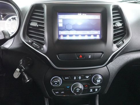 Used 2021 Jeep Cherokee Latitude image 17