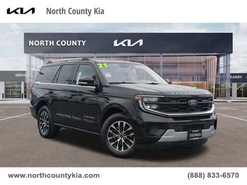 Used 2025 Ford Expedition Platinum AWD/4WD image 1