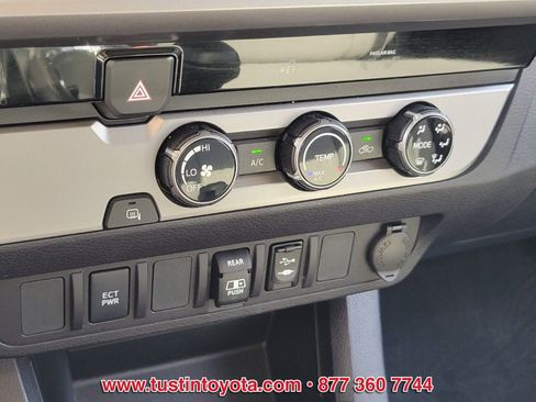 Certified 2018 Toyota Tacoma SR5 image 22