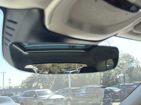 Certified 2023 Volvo XC60 B5 Core image 27