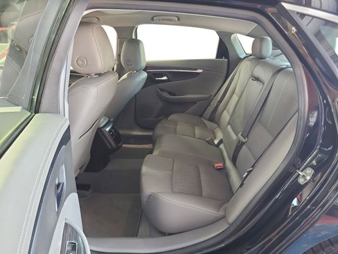 Used 2019 Chevrolet Impala LT FWD image 19