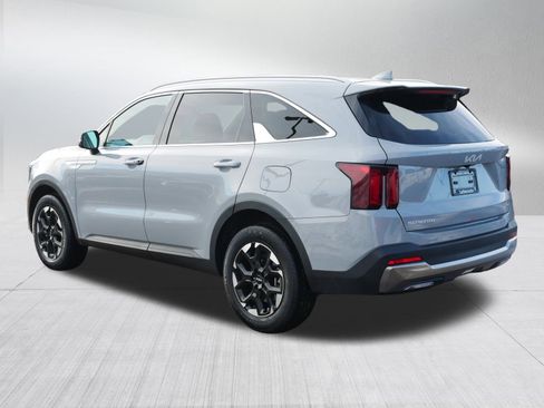 Certified 2025 Kia Sorento S image 5