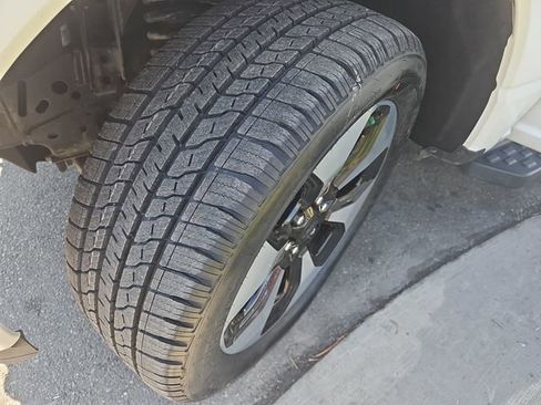 Certified 2025 Ford F150 Lightning Platinum image 31