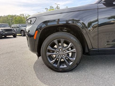 New 2026 Jeep Grand Cherokee L Limited AWD/4WD image 10