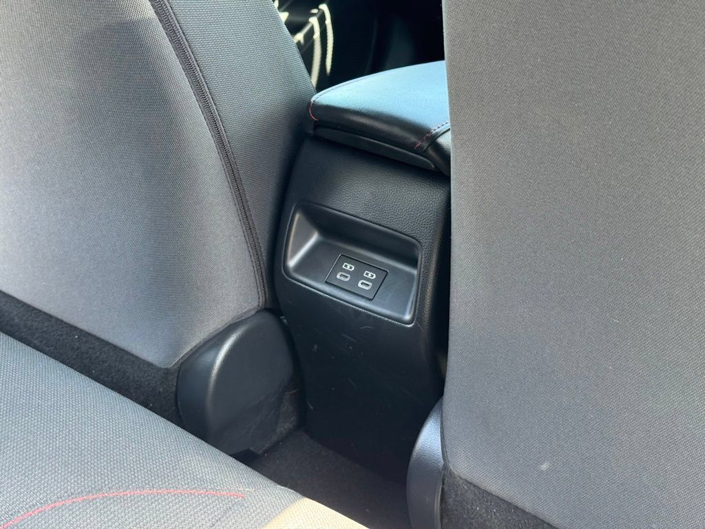 Used 2025 Toyota Corolla SE w/ SE Premium Package FWD image 22