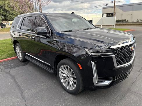 Used 2021 Cadillac Escalade Premium Luxury w/ LPO, Illumination Package image 3