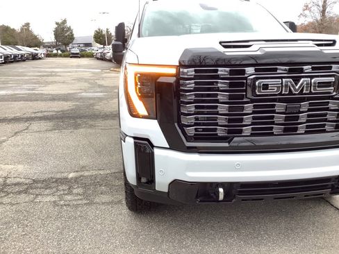 New 2026 GMC Sierra 2500 Denali Ultimate AWD/4WD image 24