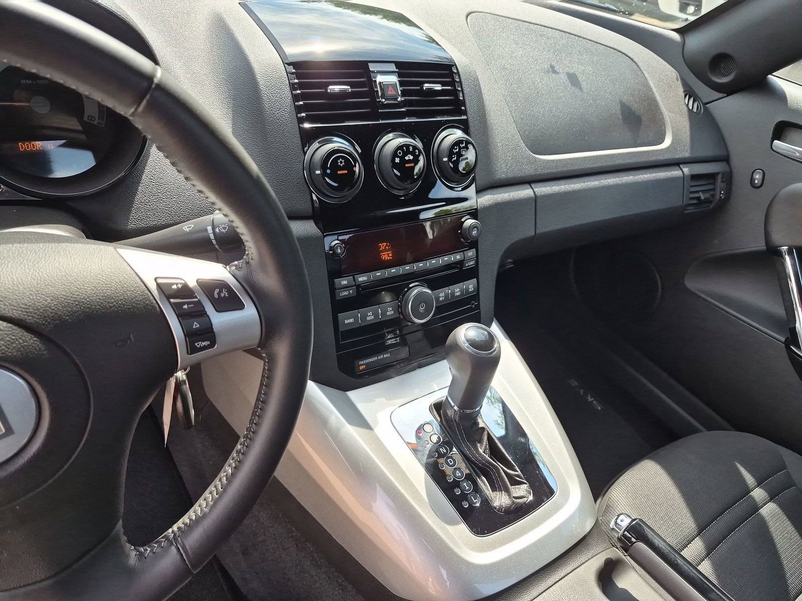 Used 2009 Saturn Sky Red Line RWD image 23