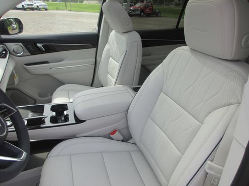 New 2027 Buick Enclave Avenir AWD/4WD image 12