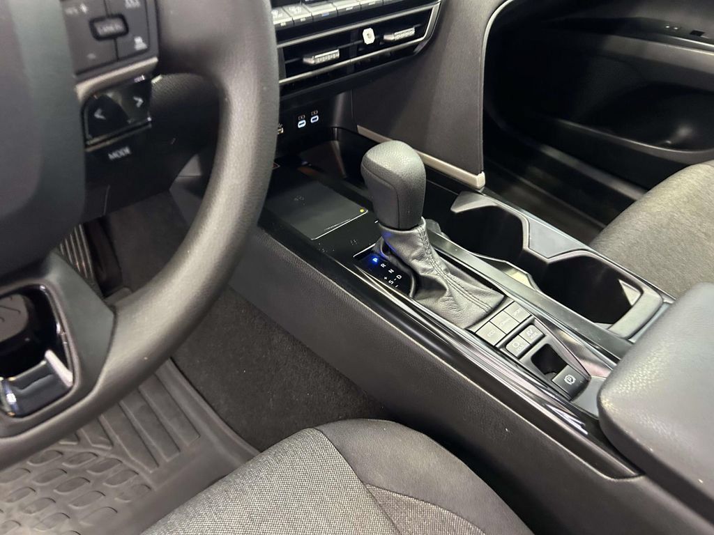 Used 2025 Toyota Camry LE w/ Convenience Package FWD image 20