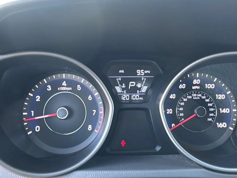 Used 2016 Hyundai Elantra Limited w/ Option Group 04 FWD image 20
