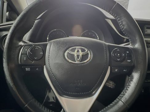 Used 2017 Toyota Corolla SE image 18