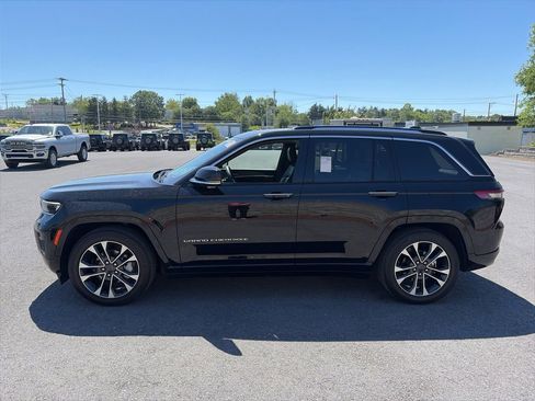 Used 2023 Jeep Grand Cherokee Overland AWD/4WD image 7