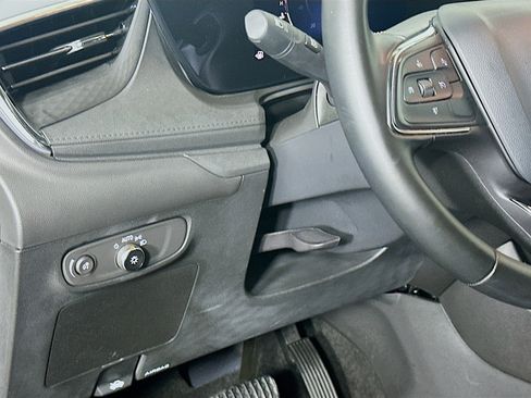 Used 2025 Buick Encore GX Preferred FWD image 17