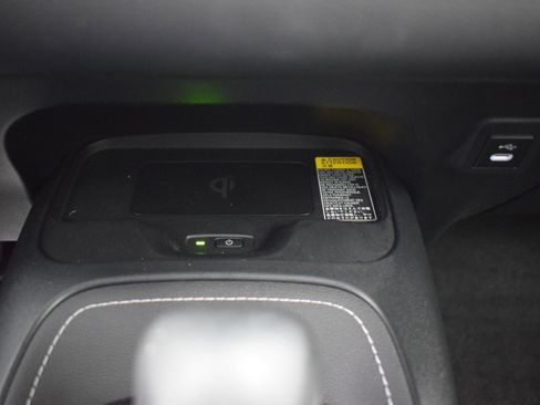 Used 2024 Toyota Corolla SE w/ SE Package image 15