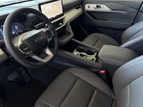New 2026 Ford Explorer Active w/ Active Comfort Package image 9