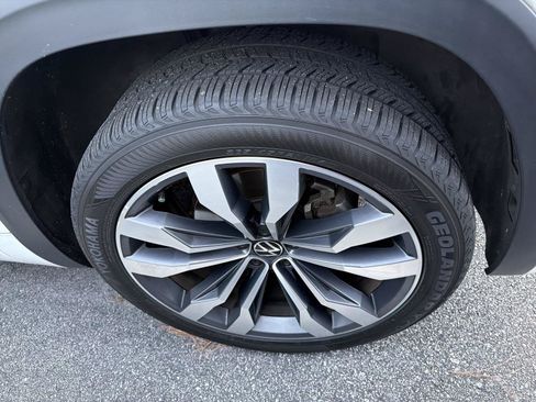 Used 2021 Volkswagen Atlas SEL R-Line FWD image 9