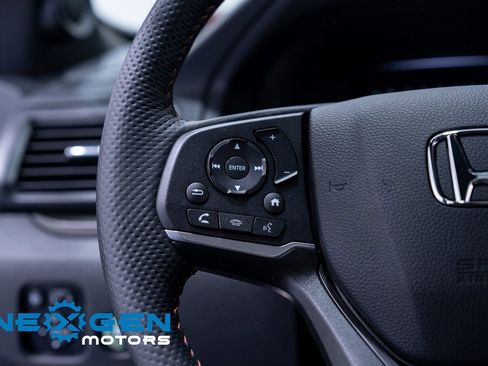 Used 2025 Honda Passport TrailSport image 17