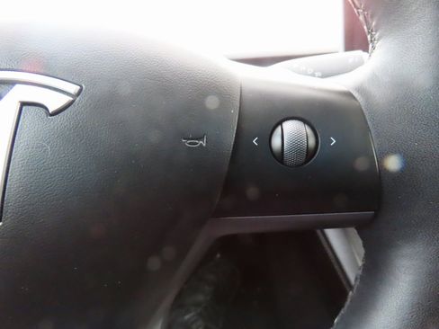 Used 2023 Tesla Model 3 Standard Range image 29