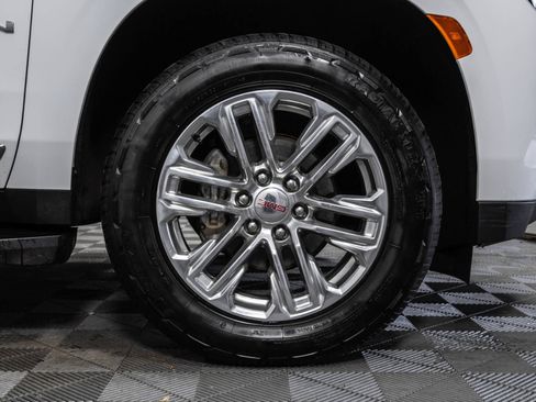 Used 2023 GMC Yukon SLT w/ SLT Luxury Package AWD/4WD image 45