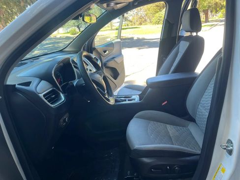 Used 2020 Chevrolet Equinox LS w/ LS Convenience Package AWD/4WD image 10