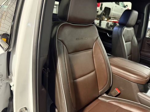 Used 2024 GMC Sierra 1500 Denali w/ Technology Package image 11