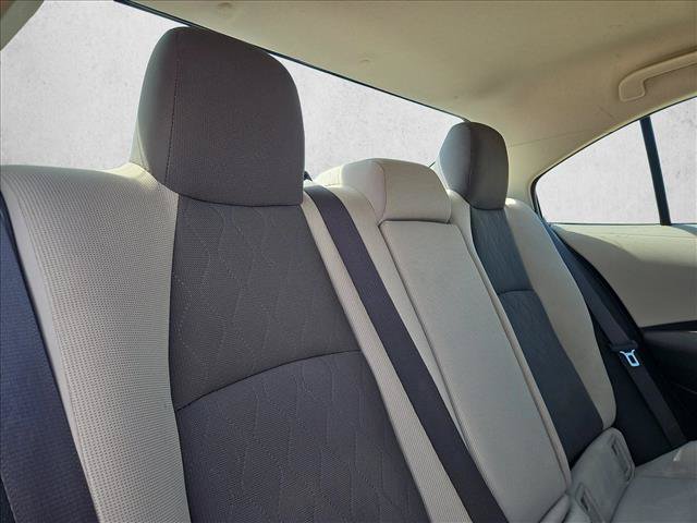 Used 2020 Toyota Corolla LE FWD image 18