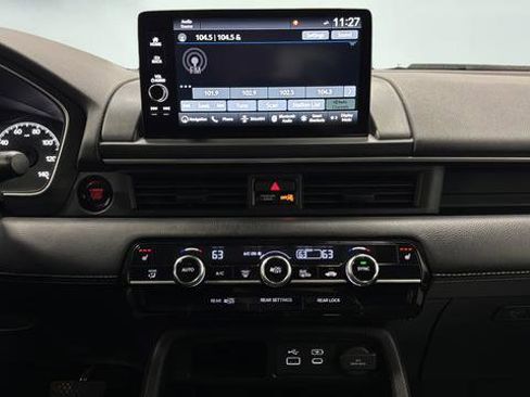 Used 2023 Honda Pilot Touring image 21